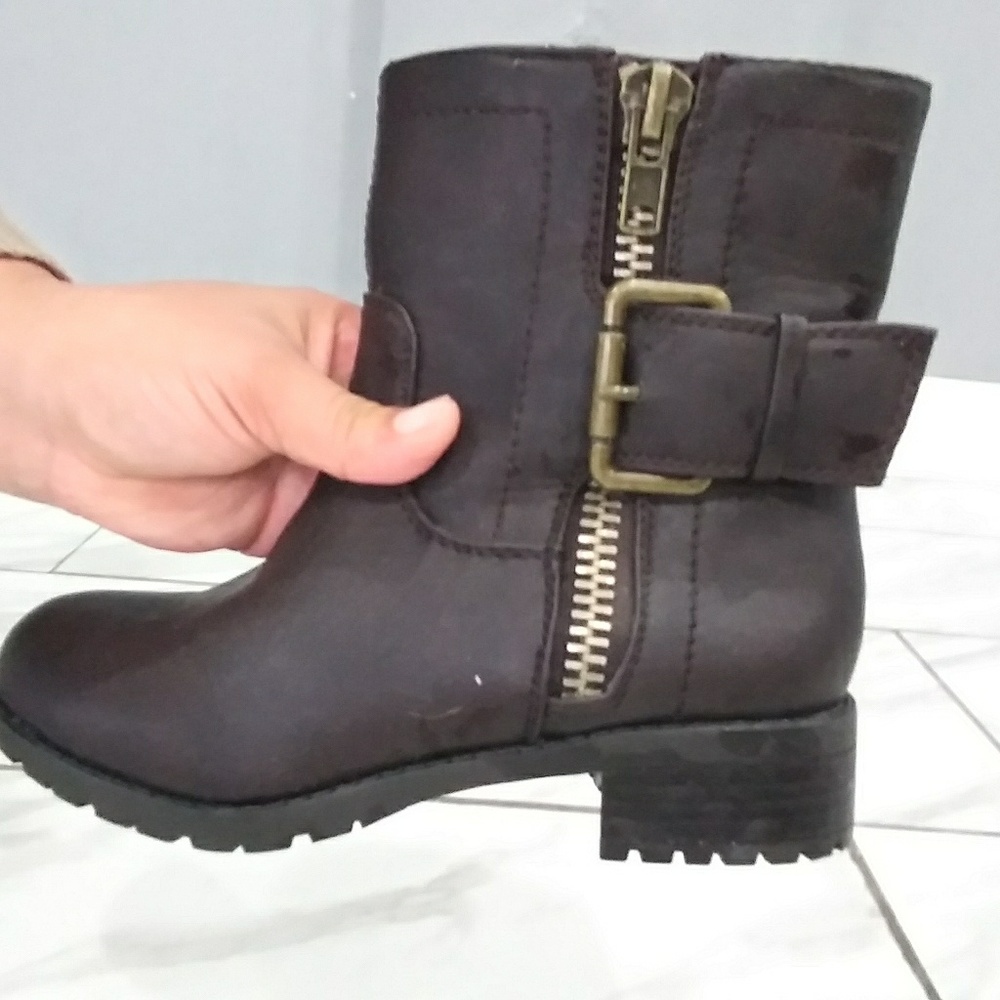 Boots - Picture 2 of 3